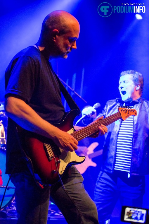 Tim Bowness op Tim Bowness Band & Anneke van Giersbergen - 31/05 - Boerderij foto