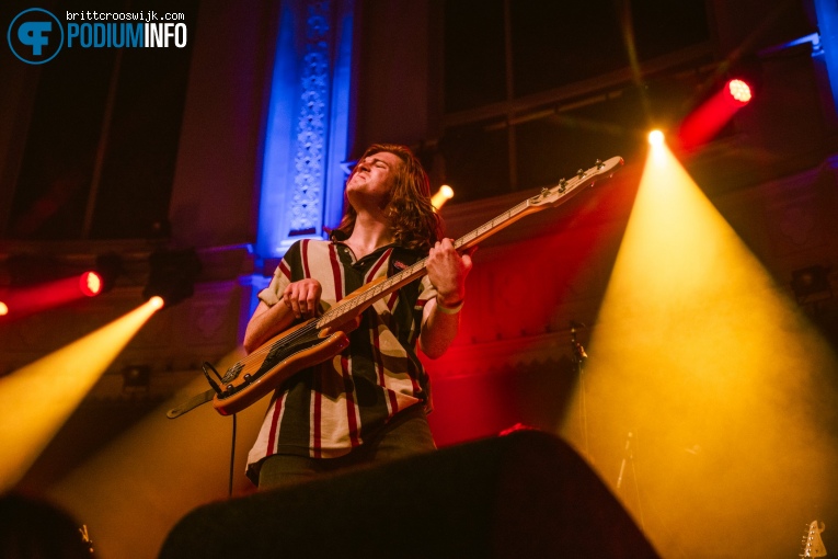 Briston Maroney op Wallows - 02/06 - Paradiso foto