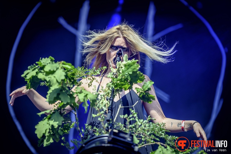 Myrkur op Fortarock 2019 Zaterdag foto