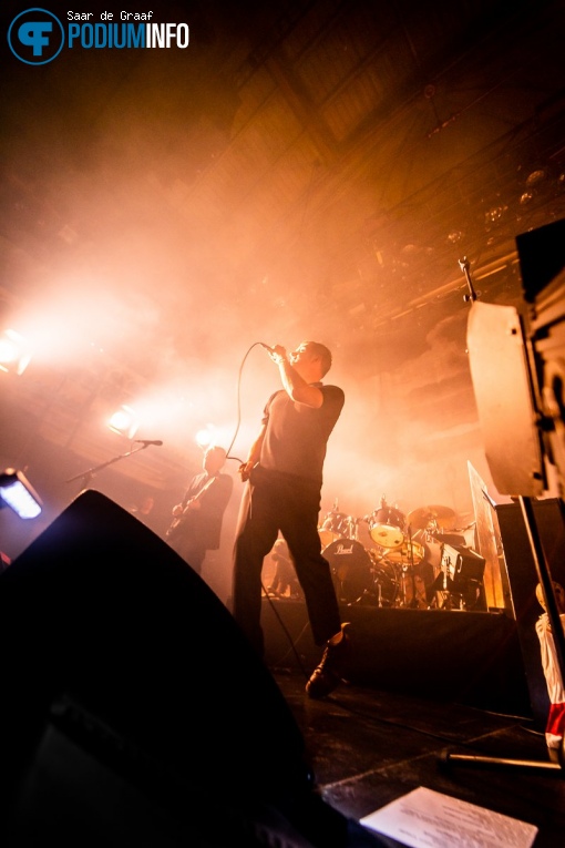 The Good, The Bad & The Queen op The Good, The Bad & The Queen - 06/06 - Paradiso foto