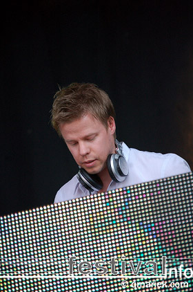 Ferry Corsten op Bevrijdingsfestival Overijssel 2008 foto