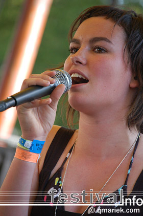 I Kissed Charles op Bevrijdingsfestival Overijssel 2008 foto