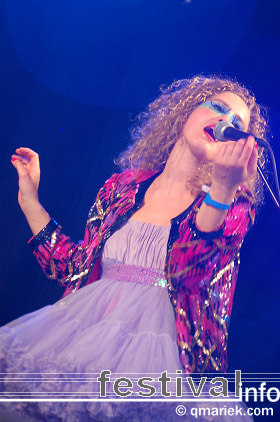 Shane Shu op Bevrijdingsfestival Overijssel 2008 foto