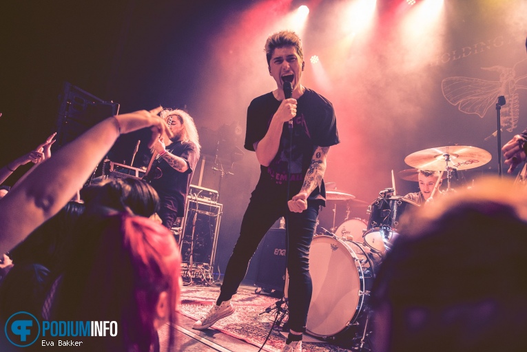 Holding Absence op Underoath - 06/06 - Dynamo foto