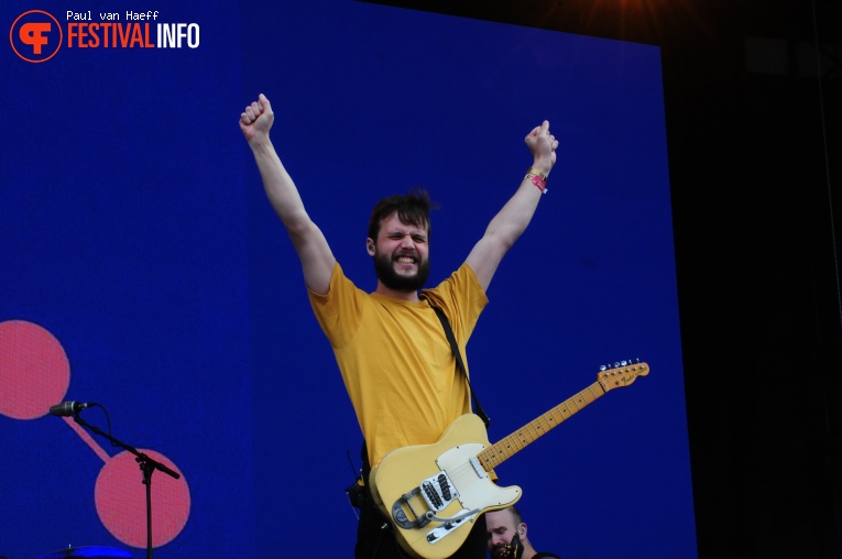 White Lies op Pinkpop 2019 - Zondag foto