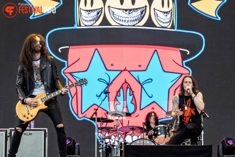 Slash feat. Myles Kennedy & The Conspirators op Pinkpop 2019 - Maandag foto