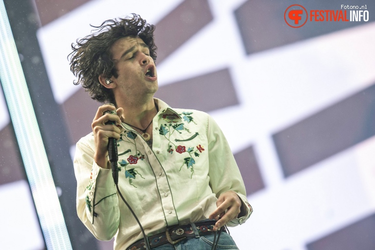 The 1975 op Pinkpop 2019 - Maandag foto