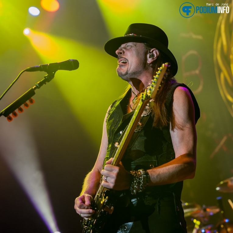 Foto Whitesnake op Whitesnake - 12/06 - 013