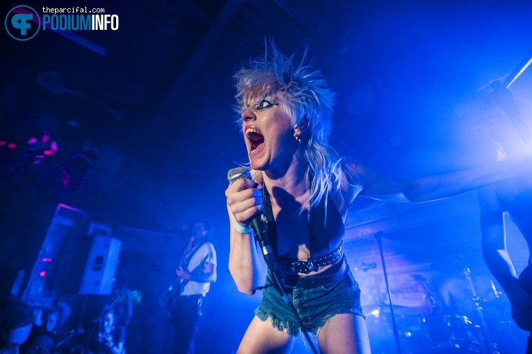 Amyl and The Sniffers op Amyl and The Sniffers - 14/06 - De Nijverheid foto