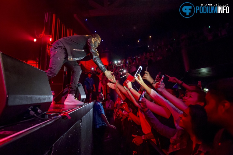 Maître Gims op Maître Gims - 17/06 - TivoliVredenburg foto