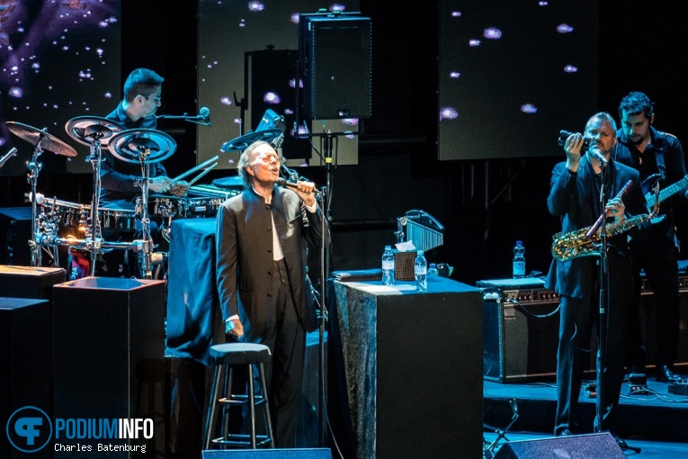 Foto Julio Iglesias op Julio Iglesias - 15/06 - Ahoy