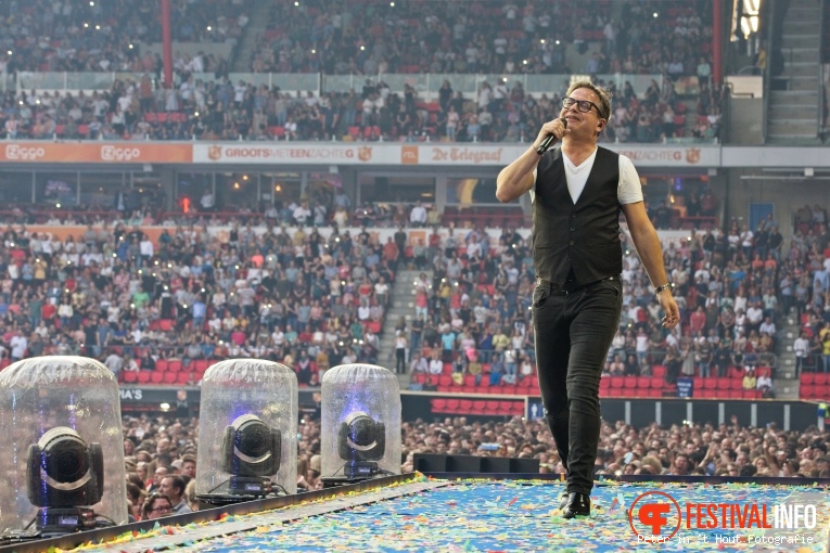 Guus Meeuwis op Guus Meeuwis Groots met een zachte G 2019 - 14/06 - Philips Stadion foto