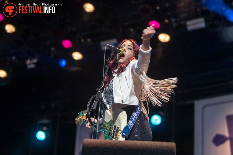 Danielle Nicole Band op Holland International Blues Festival 2019 foto