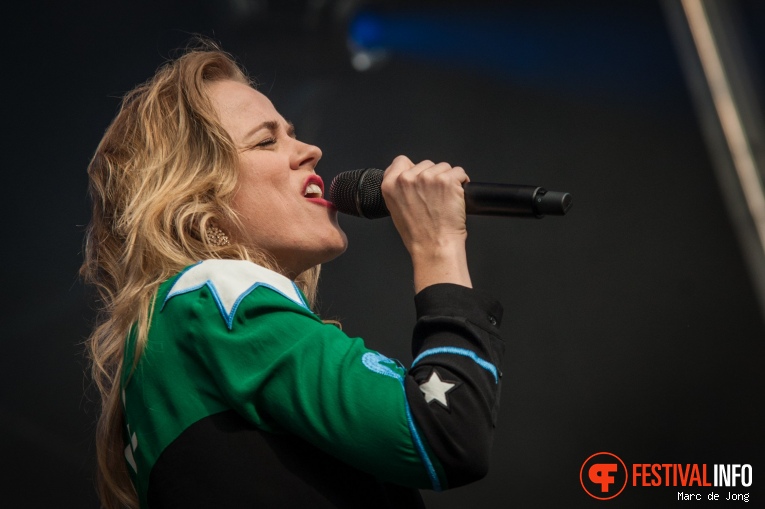 Ilse DeLange op Wantijpop 2019 foto