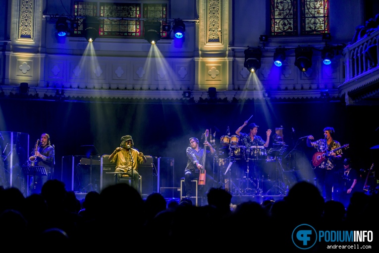 Milton Nascimento op Milton Nascimento - 21/06 - Paradiso foto