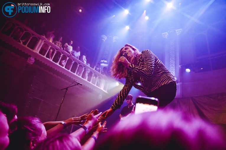 Casey Lowry op New Hope Club - 25/06 - Paradiso foto