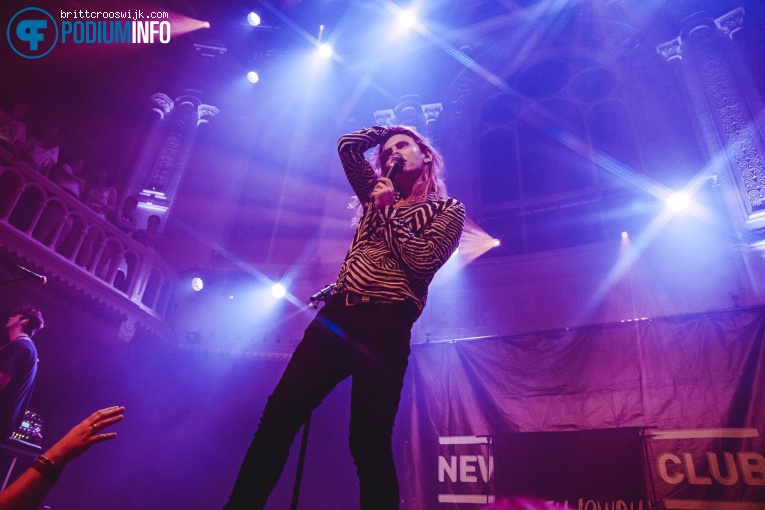 Casey Lowry op New Hope Club - 25/06 - Paradiso foto