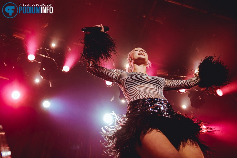 Zara Larsson op Zara Larsson - 26/06 - Melkweg foto