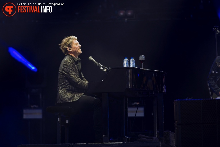 Guus Meeuwis op Concert at Sea 2019 donderdag foto