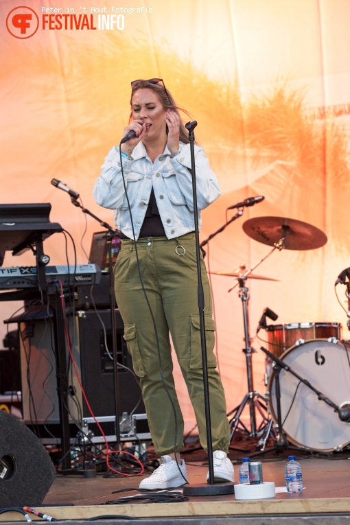 Lisa Loïs op Concert at Sea 2019 Vrijdag foto