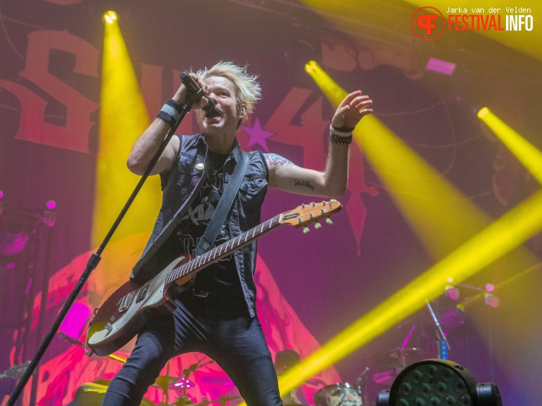 Sum 41 op Jera On Air 2019 - Vrijdag foto