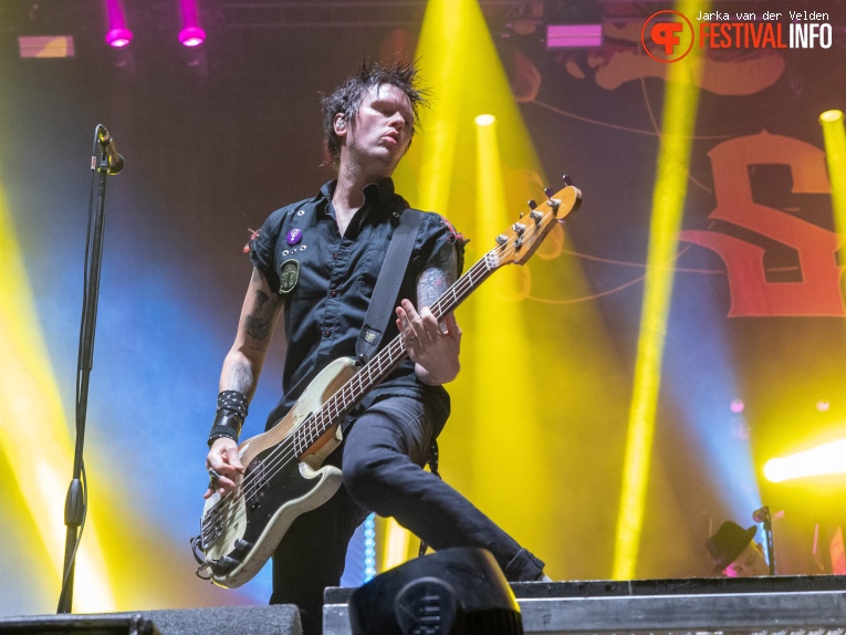 Sum 41 op Jera On Air 2019 - Vrijdag foto