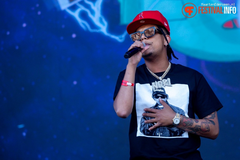 Ronnie Flex & Deuxperience Band op Parkpop 2019 foto