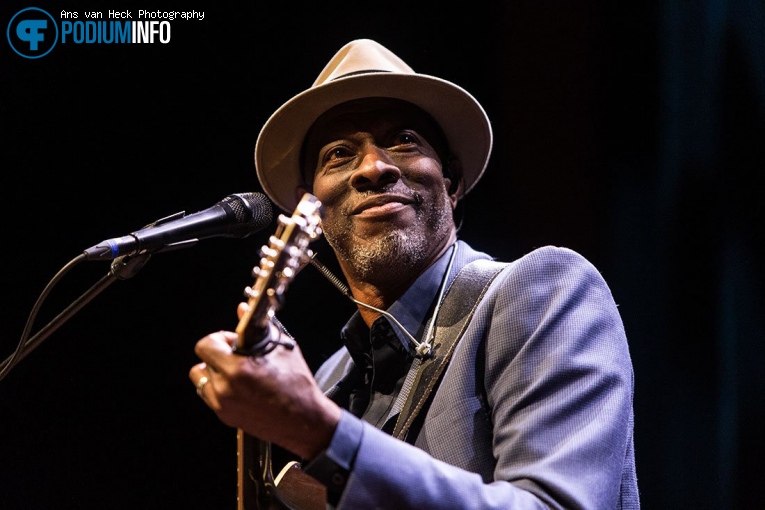 Keb Mo op Keb Mo - 04/07 - TivoliVredenburg foto