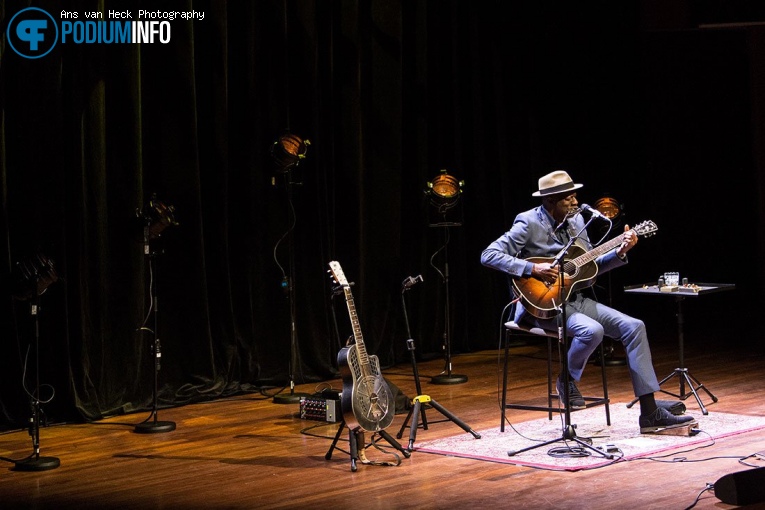Keb Mo op Keb Mo - 04/07 - TivoliVredenburg foto