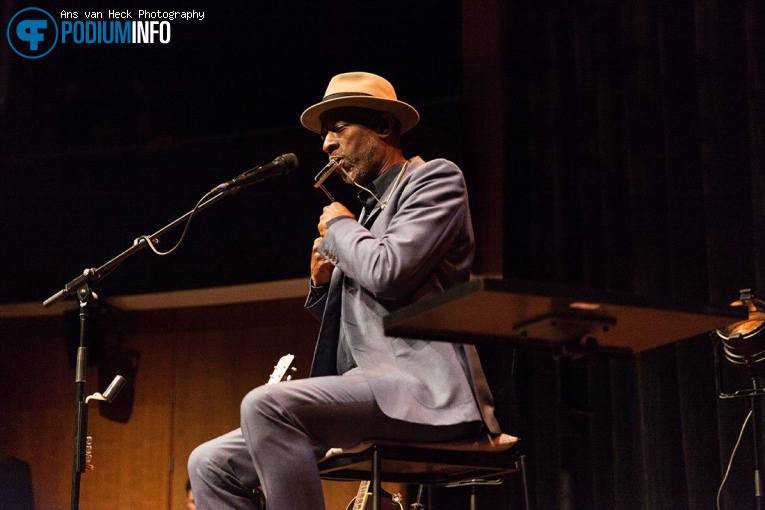 Keb Mo op Keb Mo - 04/07 - TivoliVredenburg foto