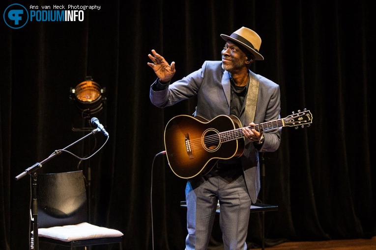 Keb Mo op Keb Mo - 04/07 - TivoliVredenburg foto