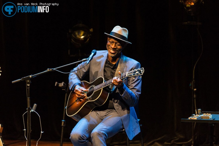 Keb Mo op Keb Mo - 04/07 - TivoliVredenburg foto