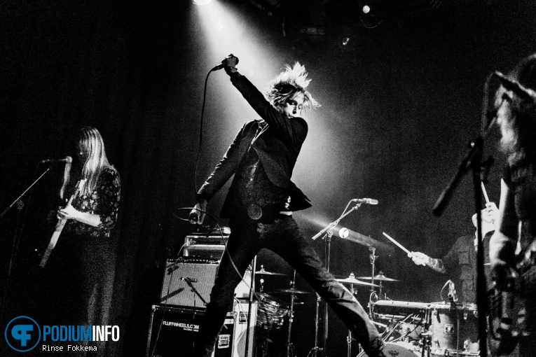 INVSN op Le Butcherettes - 08/07 - Paradiso foto