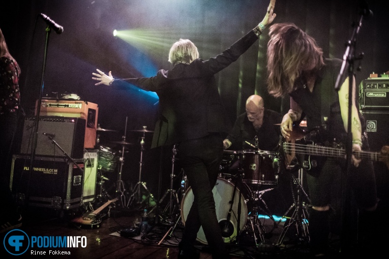 INVSN op Le Butcherettes - 08/07 - Paradiso foto
