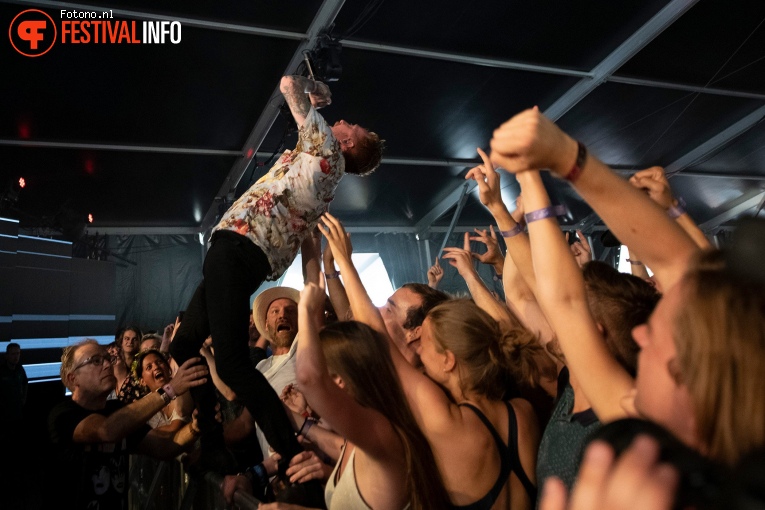 Frank Carter & The Rattlesnakes op Down the Rabbit Hole 2019 - vrijdag foto