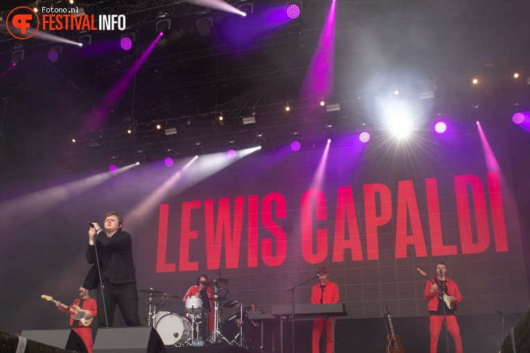 Lewis Capaldi op Down the Rabbit Hole 2019 - zaterdag foto