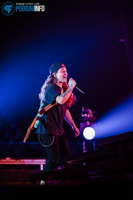Tash Sultana op Tash Sultana - 06/07 - Ziggo Dome foto