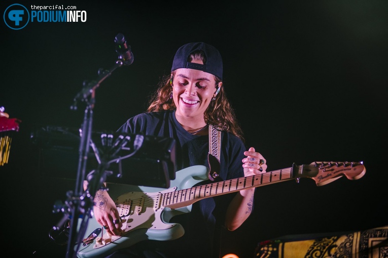 Tash Sultana op Tash Sultana - 06/07 - Ziggo Dome foto