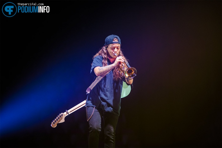 Tash Sultana op Tash Sultana - 06/07 - Ziggo Dome foto