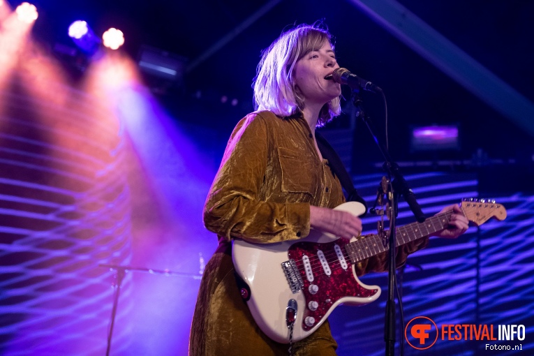 Amber Arcades op Down The Rabbit Hole 2019 - zondag foto