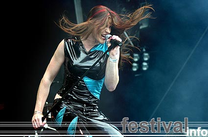 After Forever op Dynamo Open Air 2004 foto