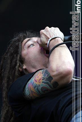 Shadows Fall op Dynamo Open Air 2004 foto