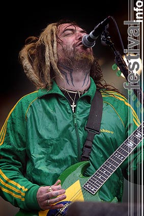 Soulfly op Dynamo Open Air 2004 foto