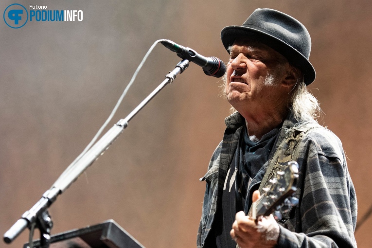 Foto Neil Young op Neil Young + Promise of the Real - 10/07 - Ziggo Dome
