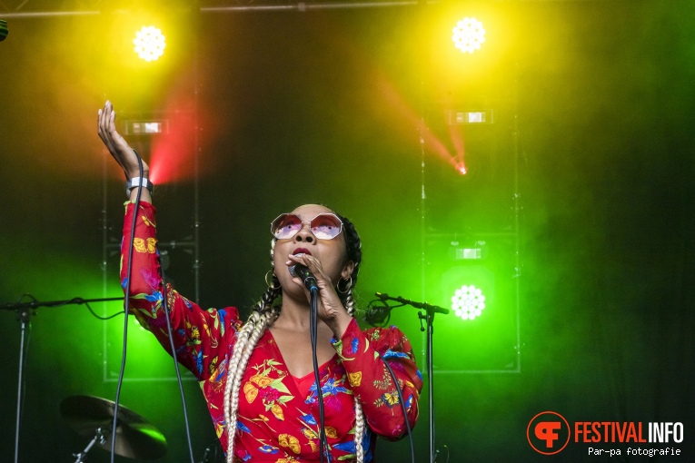Hollie Cook op Werfpop 2019 foto