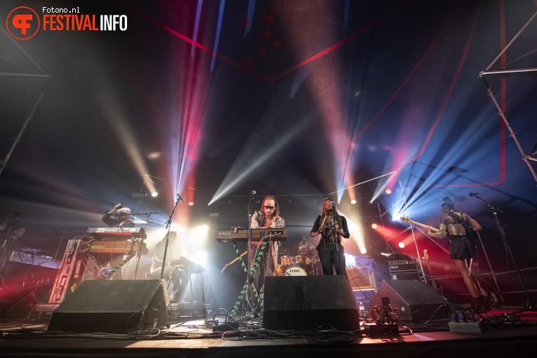 Arp Frique & Family op Welcome To The Village 2019 - donderdag foto