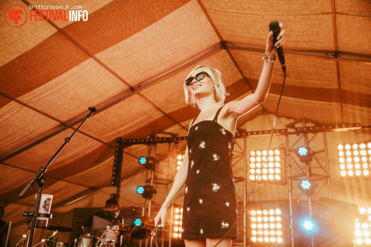 Foto Nina Nesbitt op Barn on the Farm 2019 - Zaterdag