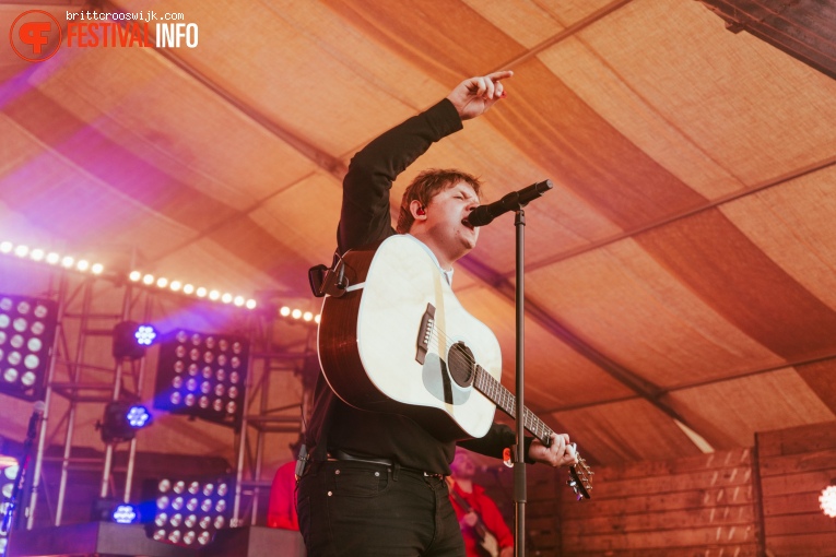 Lewis Capaldi op Barn on the Farm 2019 - Zondag foto