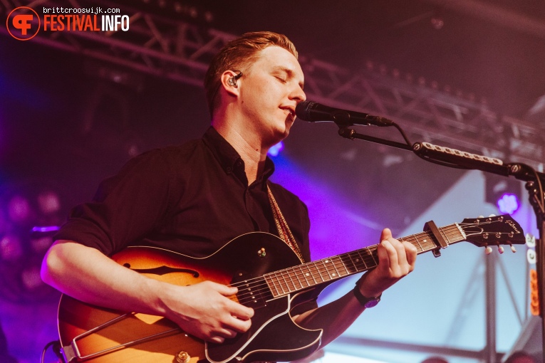 George Ezra op Barn on the Farm 2019 - Zondag foto