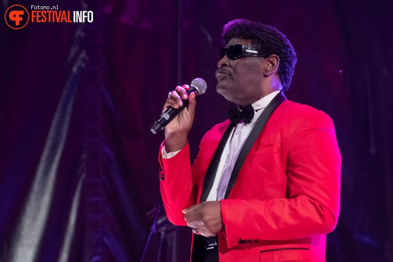 Blind Boys of Alabama with Amadou & Mariam op Welcome To The Village 2019 - vrijdag foto